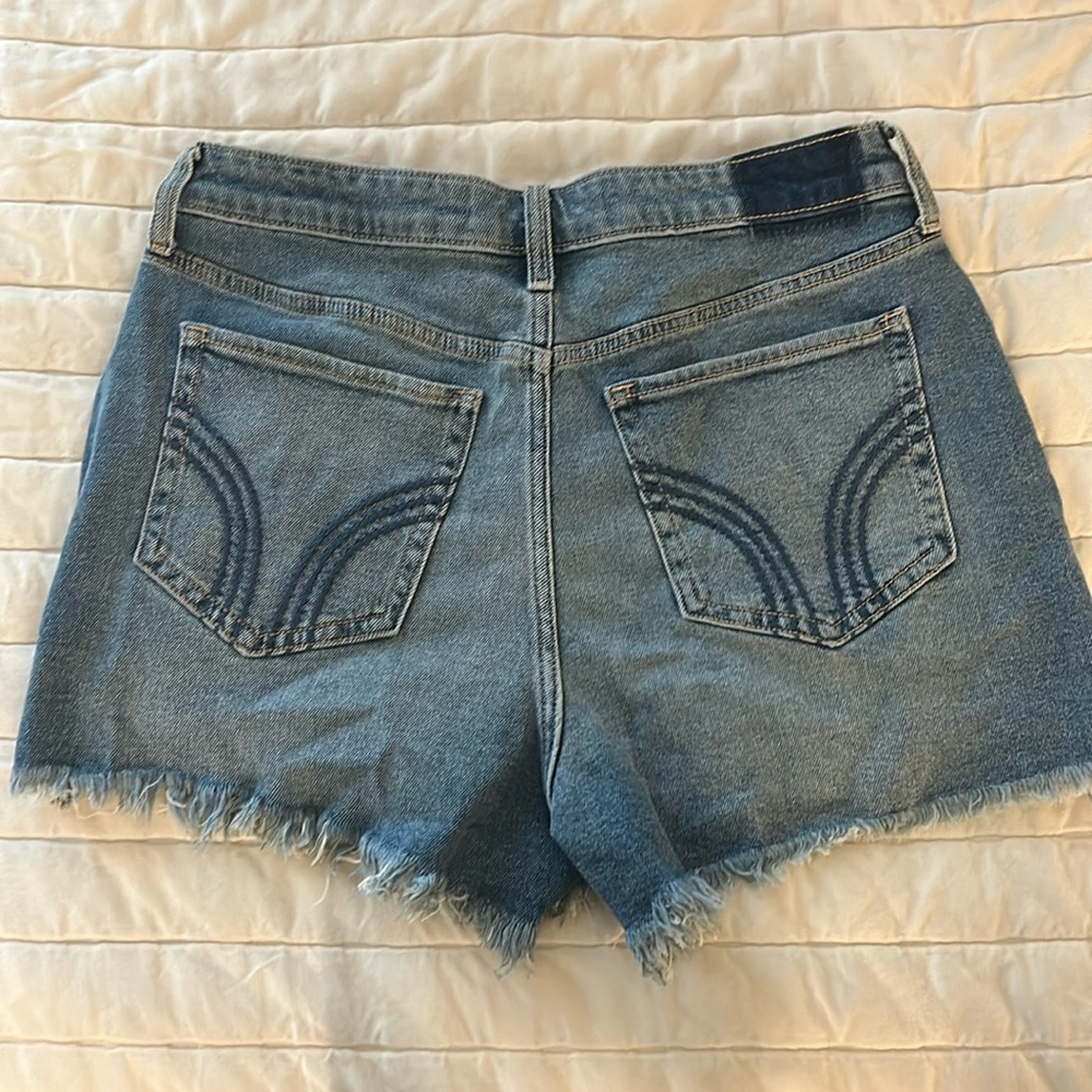 Hollister ultra high-rise mom short 3”